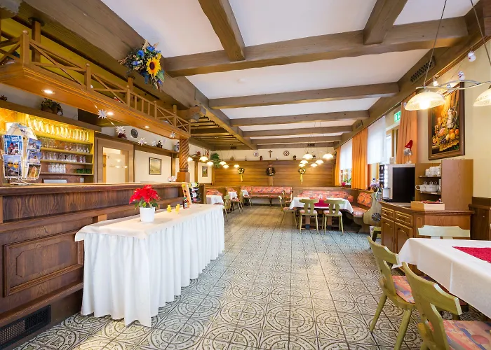 Fruehstueckspension Roetelstein 게스트하우스 3*